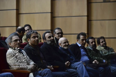 رونمایی از کتاب تخت و خنجر
