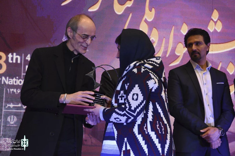 «گامی در دوزخ، گامی در بهشت» جوایز برتر جشنواره تئاتر مهر کاشان را درو کرد 6