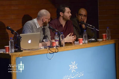 هاینر گوبلز در پنل «پلی فونی در تئاتر و جایگاه صدا»:

دنبال تجربه جدید هستم نه یک پیام یا بیانیه  