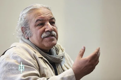 یادداشت رسول نجفیان درباره نمایش «من» ،اثر حاضر در جشنواره تئاتر فجر 36:

که تا خراب کنم نقش خود پرستیدن