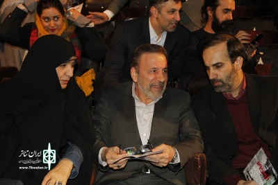 محمود واعظی رئیس دفتر رئیس جمهور در تئاتر فجر