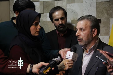 محمود واعظی رئیس دفتر رئیس جمهور در تئاتر فجر