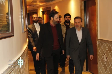 محمود واعظی رئیس دفتر رئیس جمهور در تئاتر فجر