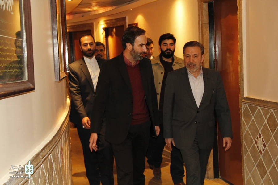 محمود واعظی رئیس دفتر رئیس جمهور در تئاتر فجر