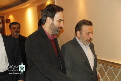 محمود واعظی رئیس دفتر رئیس جمهور در تئاتر فجر
