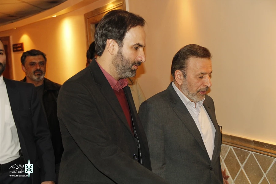 محمود واعظی رئیس دفتر رئیس جمهور در تئاتر فجر