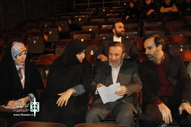 محمود واعظی رئیس دفتر رئیس جمهور در تئاتر فجر