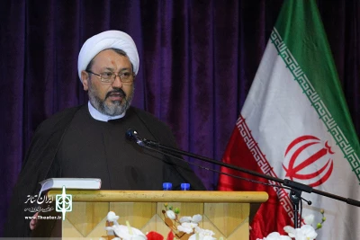 حجت‌الاسلام عباس کمساری در اختتامیه جشنواره تئاتر و نمایشنامه‌نویسی روح‌الله:

امروز نگارستان امام خمینی مرجع جوانان است