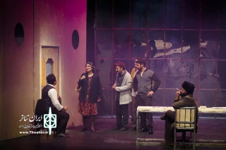 جمعه در تماشاخانه سنگلج

«در مه بخوان» برای اصحاب رسانه به صحنه می‌رود