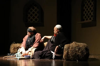 آه بر انکار ماه هستم