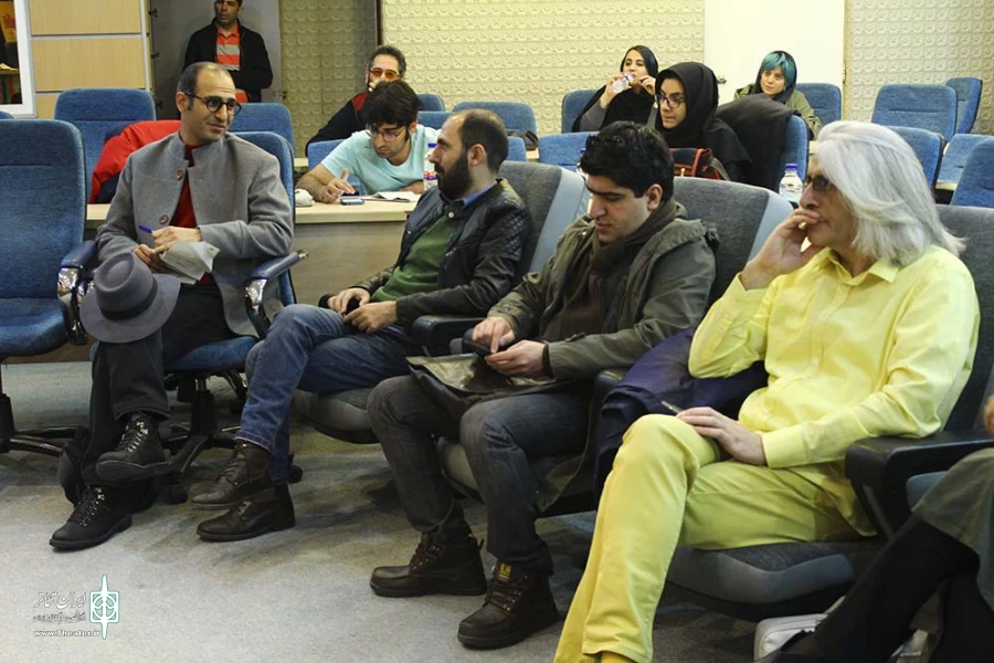 نشست خبری بخش پوستز و هویت بصری، بخش عکس سی و ششمین جشنواره بین المللی تئاتر فجر 5