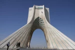 برج آزادی تهران در آستانه سال نو شست‌وشو شد 2