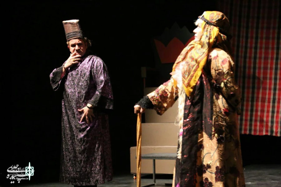 میرنادر مظلومی در صحنه نمایش «فین جین»