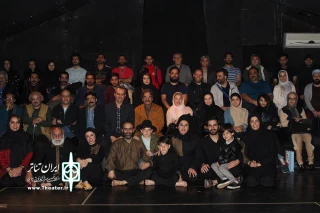 مدیرکل هنرهای نمایشی کشور پس از تماشای نمایش گفت:

«سانتی‌متر» ارزش‌های هنر تئاتر را نشان می‌دهد
