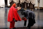 ژاله آموزگار: پری صابری رنگ را بر روی صحنه آورد 5