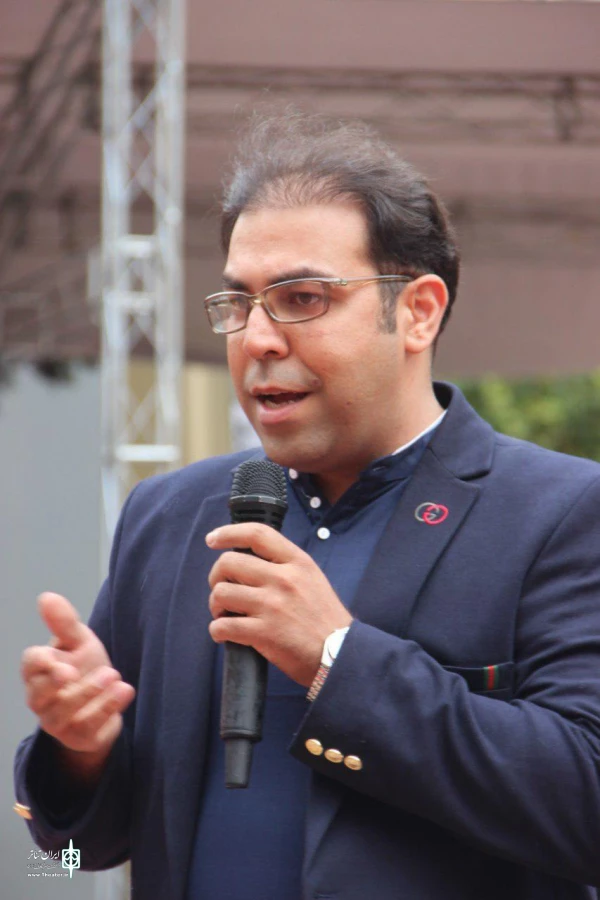 قطعه موسیقی «بازیگر تئاتر» با اجرای و خوانندگی حامد هوشیاری به صحنه می‌رود 3
