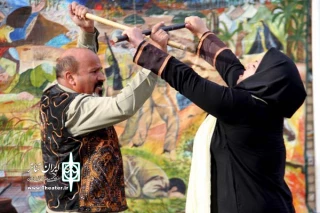 در محوطه تئاتر شهر کرمانشاه

نمایش خیابانی «نقلی دیگر باید گفت» اجرا می‌شود