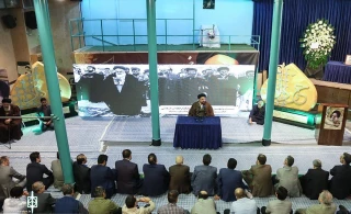 Hassan Khomeini's presence at the closing ceremony of The fifth Khordad popular Theater Festival

Bringing the spirit of revolution into the art field is a worthwhile work