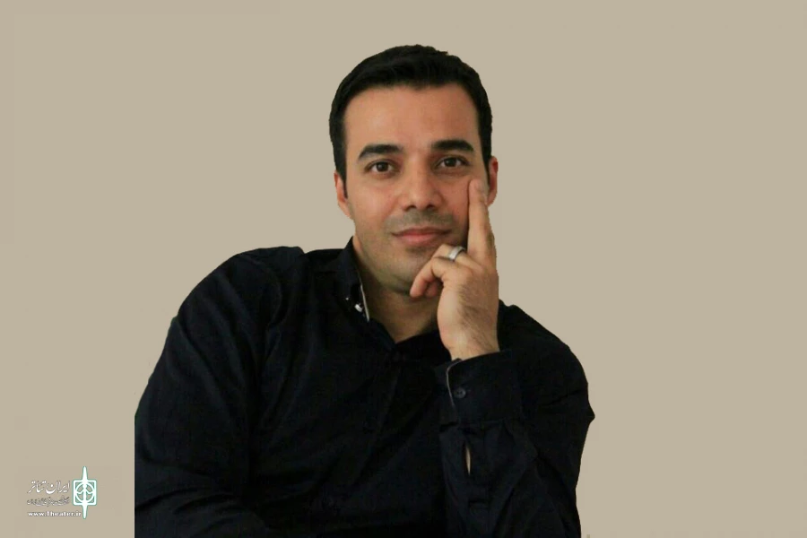نمایش سیلانس، شاعرانگی در نمایشنامه است 
 2