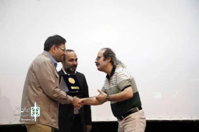 مراسم افتتاحیه «فصل تئاتر دماوند» با حضور مدیرکل هنرهای نمایشی و مدیرعامل انجمن هنرهای نمایشی ایران برگزار شد

اهداء مدالیوم انجمن هنرهای نمایشی به فرهاد تجویدی