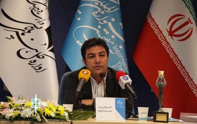 نشست خبری دبیر سی و هفتمین جشنواره بین المللی تئاتر فجر
