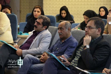 نشست خبری دبیر سی و هفتمین جشنواره بین المللی تئاتر فجر