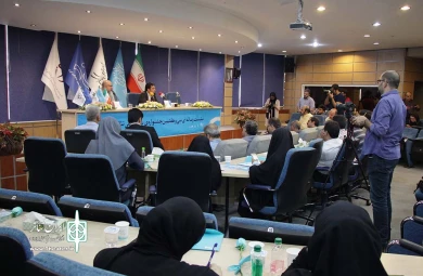 نشست خبری دبیر سی و هفتمین جشنواره بین المللی تئاتر فجر