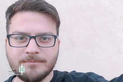 گفت‌وگوی ایران تئاتر با امیربهاور اکبرپور دهکردی کارگردان نمایش «آنشرلی با موهای خیلی قرمز»

عنصر تخیل پلی میان داده‌های واقعیت و لازمه‌های محال است