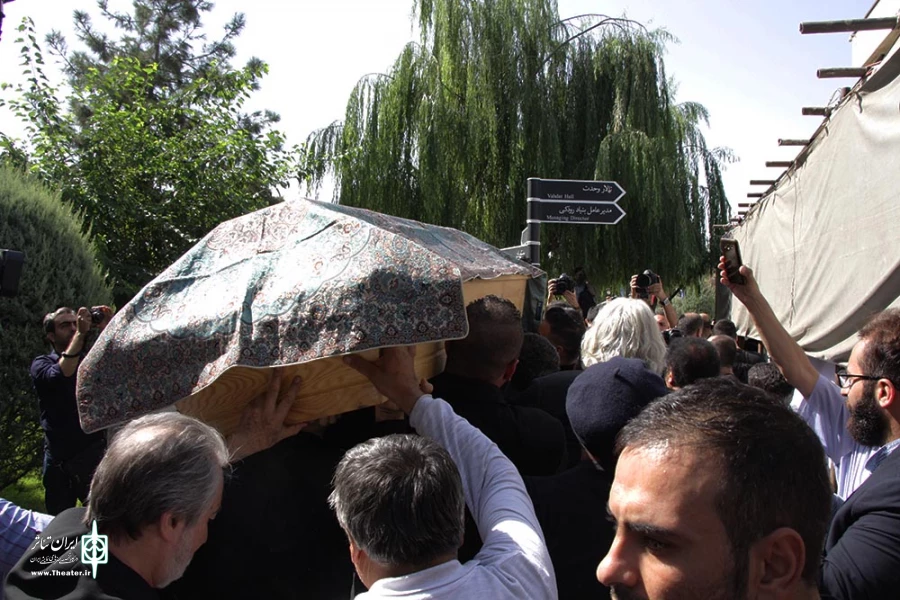 تشییع پیکر عزت الله انتظامی