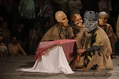 جشنواره نمایش‌ عروسکی تهران- مبارک به روایت حواشی الدوله- 2

از پرواز سیمرغ با بال‌های شکسته تا هویت ناتمام