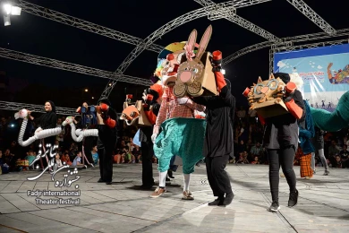 آسمان عروسکها آبیه