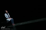 مونا روشنفکری است که از کافی شاپ نشینی، کتاب و سیگار عبور کرده است 2