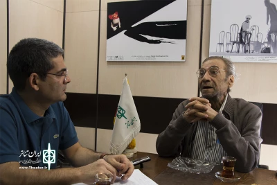 گفت‌وگوی ایران تئاتر با حسین محب اهری به بهانه زادروز هنرمند

در یک روز تابستانی بود که دریافتم بازیگر شده‌ام
