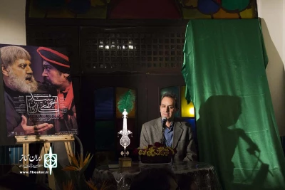 شهرام کرمی در مراسم تجلیل از 14 سال حضور انوشیروان ارجمند در نمایش خورشید کاروان:

این نمایش آغازگر جریان تئاتر مردمی است