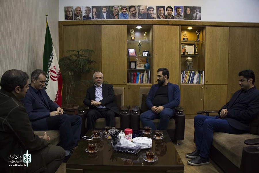 قدردانی گروه اجرایی نمایش خاتون از خانواده شهید مدافع حرم