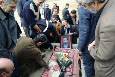با حضور هنرمندان و مسئولان استانی

محمدرضا پهلوانیان  هنرمند تئاتر میاندوآب به خاک سپرده شد