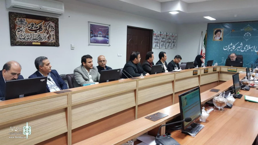 چراغ تئاتر کاشان در طول سال روشن باشد 5