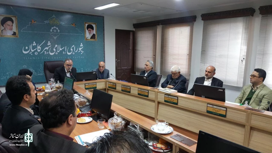 چراغ تئاتر کاشان در طول سال روشن باشد 6