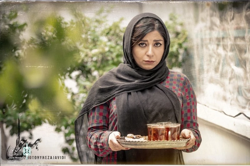 نمایش «همین حوالی» ویژه جامعه هنرمندان اجرا می‌شود
