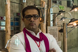 مسلم آئینی کولاژی از سه نمایشنامه‌ آمریکایی را روی صحنه می‌برد