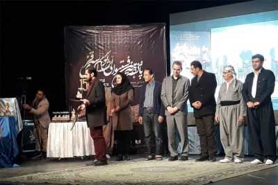 در ایستگاه پایانی پانزدهمین جشنواره بین‌المللی تئاتر کوردی سقز

سه نمایش برای اجرای عمومی در کردستان برگزیده شدند