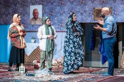 یادداشتی به بهانه ی اجرای نمایش «همین حوالی»

فردی از جنس خودمان و دردهایی از جنس دردهایمان