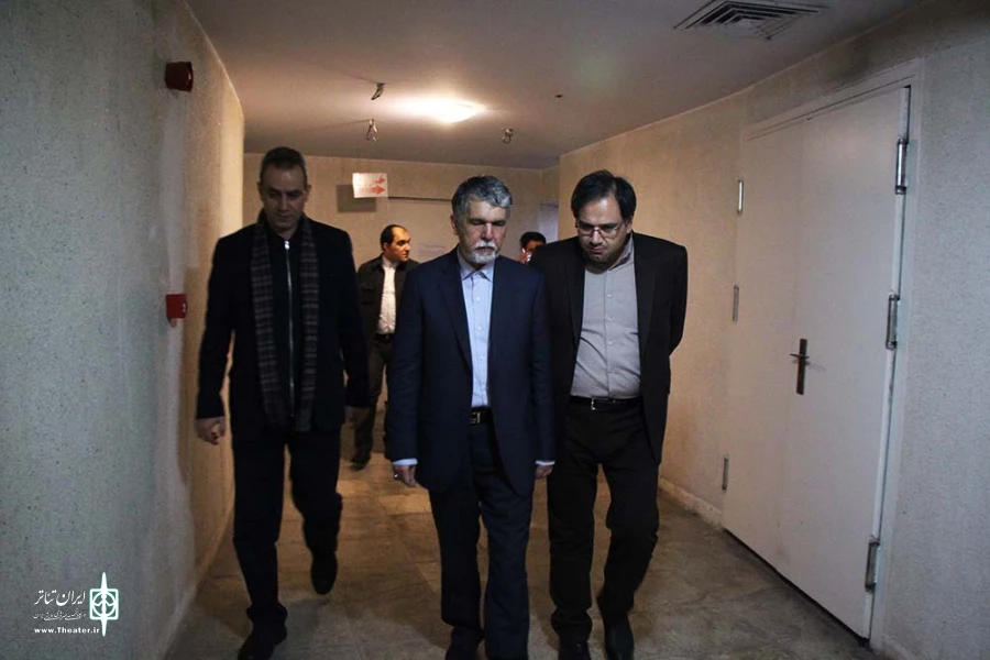 بازدید وزیر فرهنگ وارشاد از کارگاه های همایش برگزیدگان تئاتر استان ها