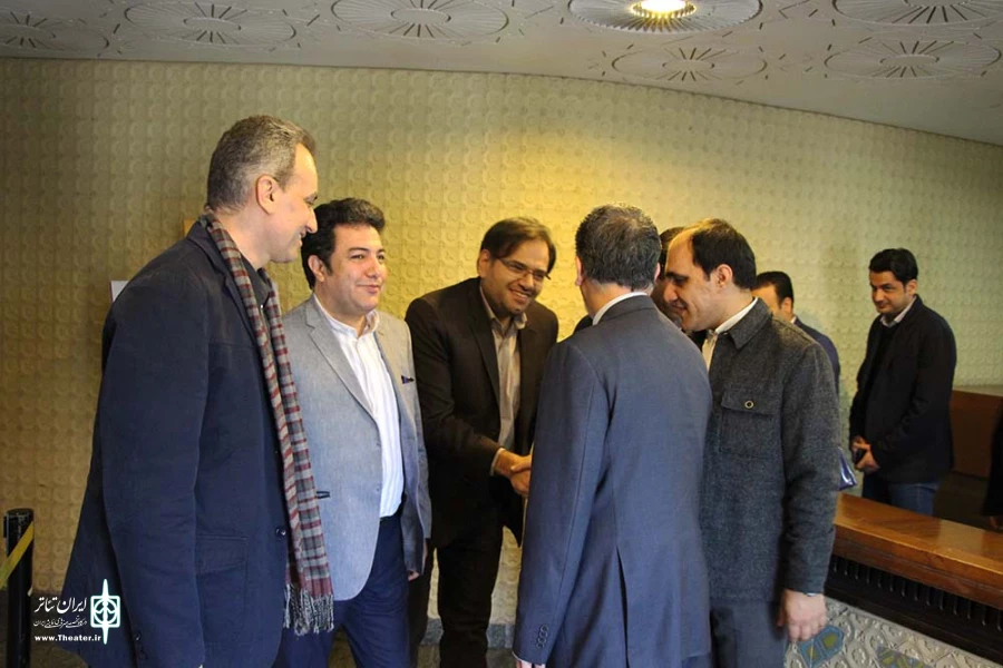بازدید وزیر فرهنگ وارشاد از کارگاه های همایش برگزیدگان تئاتر استان ها
