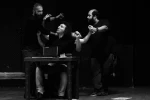 طاها محمدی نمایش «شاهدین ..... اعدام» را روی صحنه می‌برد
