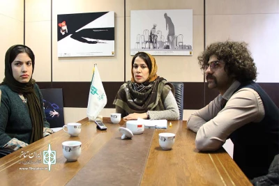 گفت‌وگوی ایران تئاتر با گروه نمایش «جرات داشته باش»

تئاتر شورایی مخاطب را  به صحنه نمایش فرا می‌خواند