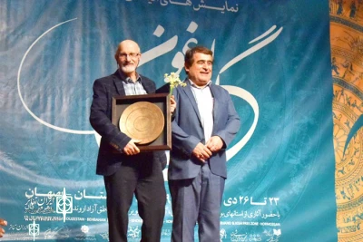 در آیین اختتامیه سومین جشنواره نمایش های آئینی سنتی نرگس ارغون انجام شد

تجلیل از داود فتحعلی بیگی آقای نمایش ایرانی