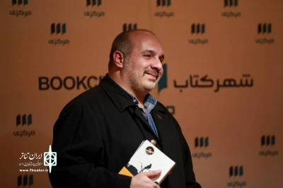 برای ترویج مطالعه؛

پیام دهکردی«هفت شب، هفت کافه» را اجرا می کند