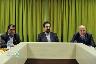 نشست هنرمندان و انجمن‌های 10 استان با معاونت هنری

زیرساخت‌ها و امکانات هنری ما با جمعیت مستعد انسانی هنر تطابق ندارد