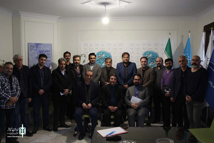 بازدید معاون هنری وزارت ارشاد از دبیرخانه تئاتر فجر